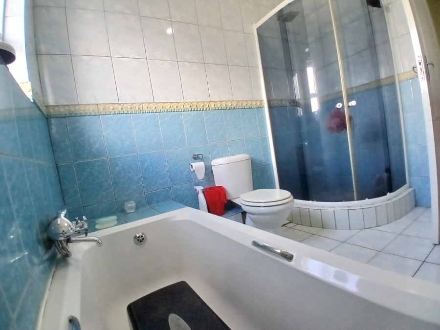 4 Bedroom Property for Sale in Devon Park Western Cape